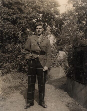 2 Fmedia2 F10617362 F2012 18 95 highland light infantry uniform