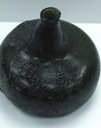 2 Fmedia2 F11130902 F1948 124 bottle 2