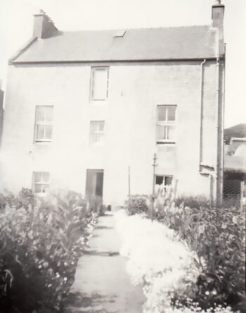 2 Fmedia2 F11642702 F0003 rear of lochnorris